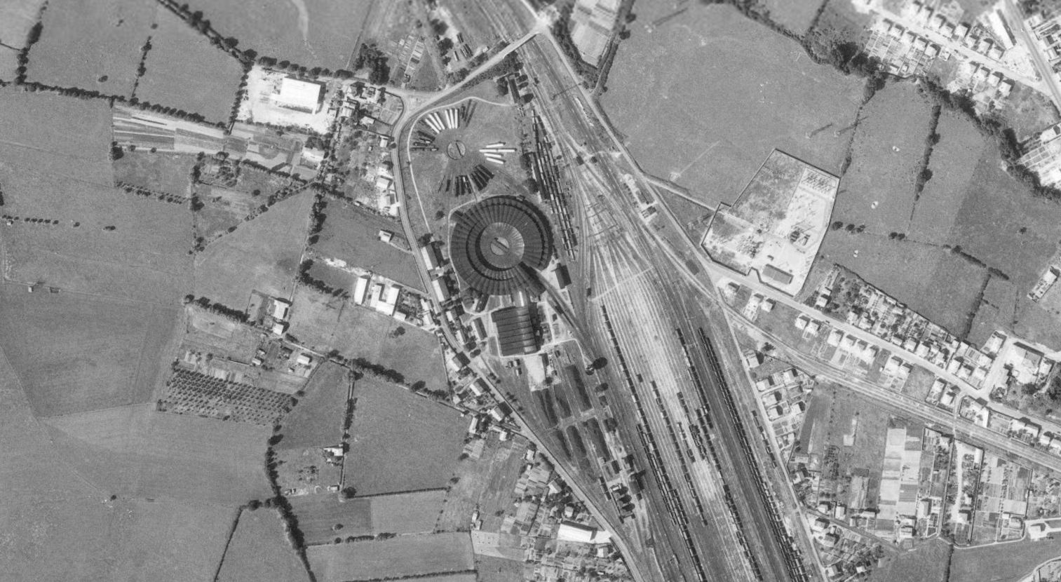 OK 19670806 VueAerienneDepot
