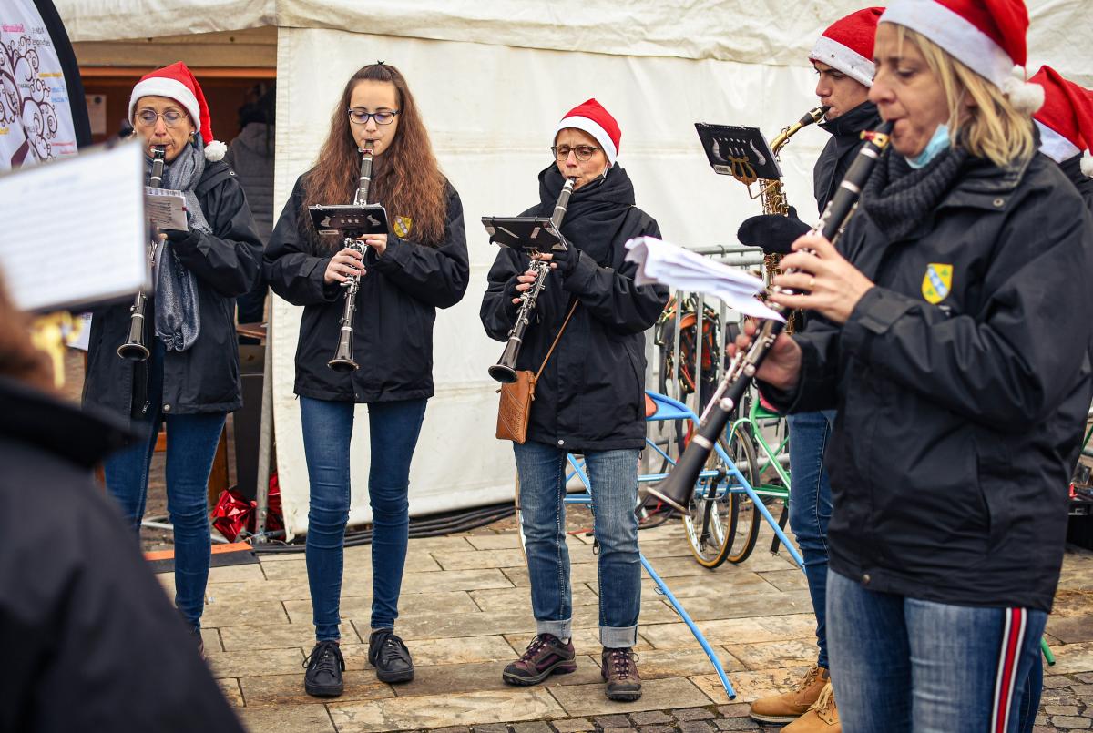 Marche-de-Noel--Anthony-Sion---Ville-de-Riorges---Decembre-2021-12